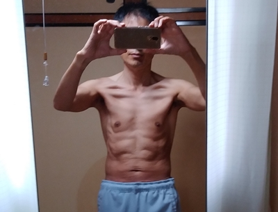 自宅筋トレで細マッチョ