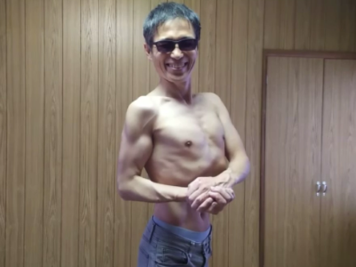細マッチョのポージング